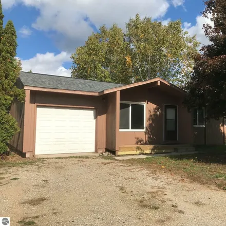 Image 1 - 4294 South Curry Drive, Blair Township, MI 49685, USA - House for sale