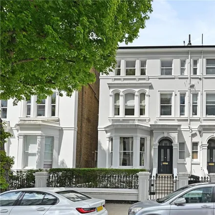 Rent this 4 bed duplex on 26 Elgin Crescent in London, W11 2JU