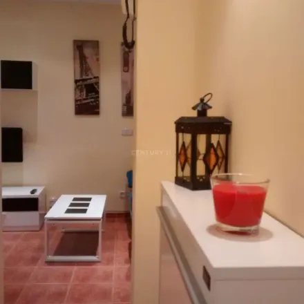 Image 2 - Calle Margaritas, 44, 28039 Madrid, Spain - Apartment for rent