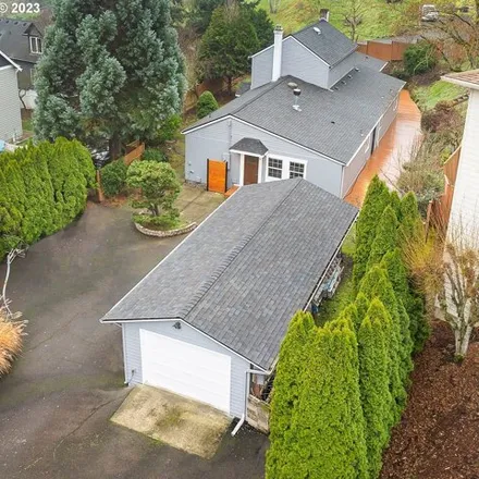 Buy this 5 bed house on 11695 Southwest Nicoli Place in Tigard, OR 97224