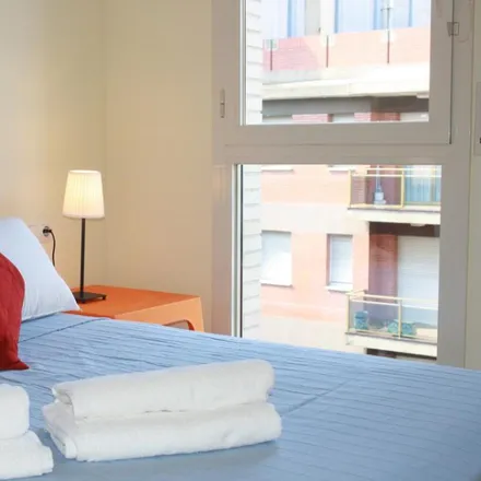 Rent this 5 bed apartment on Carrer dels Enamorats in 120, 08026 Barcelona