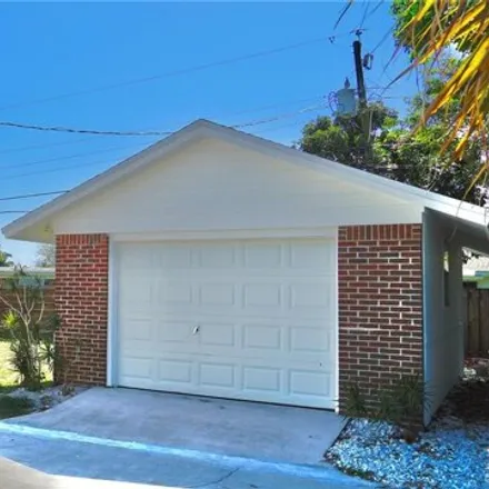 Image 4 - 822 Poplar Drive, Lake Park, Palm Beach County, FL 33403, USA - House for sale
