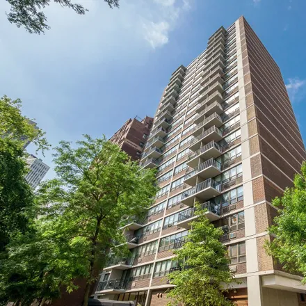 Buy this 1 bed house on Park View Tower in 2740 North Pine Grove Avenue, Chicago