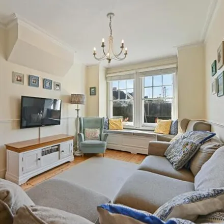 Buy this 3 bed townhouse on Hail & Ride Shearwater Road in Gander Green Lane, London