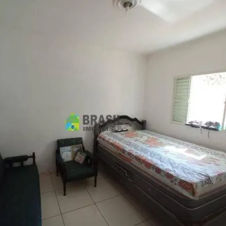 Buy this 2 bed house on Rua Arlindo Gonçalves Dias in Santa Lúcia, Poços de Caldas - MG
