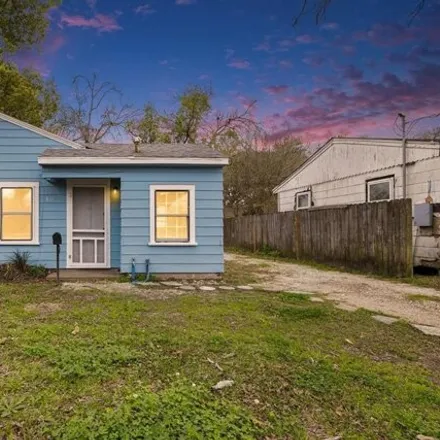 Buy this 2 bed house on 889 Chestnut Street in La Marque, TX 77568