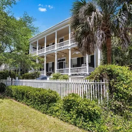 Buy this 4 bed house on 718 New Street in Beaufort, SC 29902