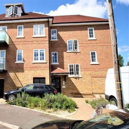 Rent this 2 bed apartment on Chatham Hill Road in Sevenoaks, TN14 5AP