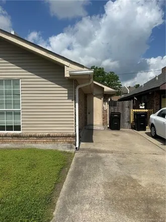 Rent this 3 bed house on 3648 Jupiter Drive in Versailles, Chalmette