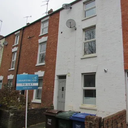 Rent this 1 bed room on Broughton Road in Banbury, OX16 9QF