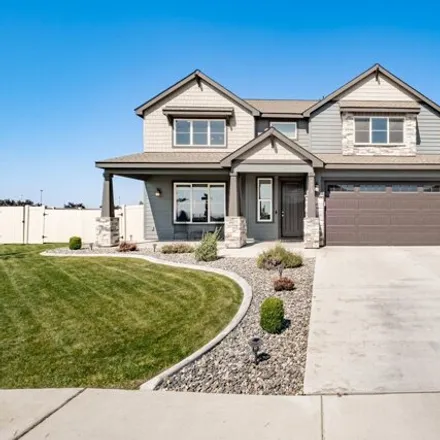 Buy this 5 bed house on Landon Court in Pasco, WA
