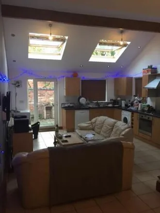 Rent this 6 bed house on 51 Sherwin Road in Nottingham, NG7 2FB
