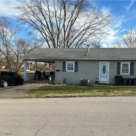 Buy this 4 bed house on 134 Jefferson Avenue in Cambridge, OH 43725