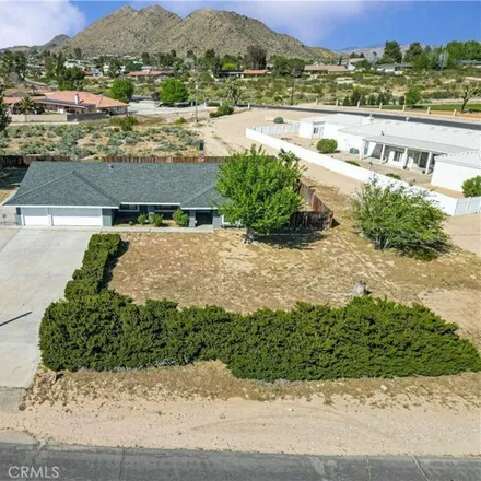 Image 5 - 19326 Yanan Road, Apple Valley, CA 92307, USA - House for sale