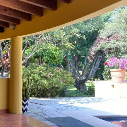 Buy this studio house on Calle Arafat in Fraccionamiento Limoneros, 62220 Cuernavaca