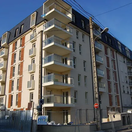 Rent this 2 bed apartment on 101 Rue du Général Leclerc in 95130 Franconville, France