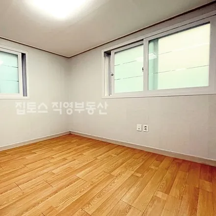 Rent this 2 bed apartment on 서울특별시 관악구 신림동 98-77