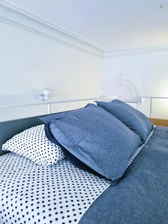 Rent this 1 bed apartment on Escola Superior Artística do Porto in ESAP, Largo de São Domingos 80