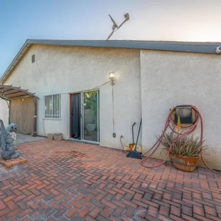 Image 9 - 9237 Elm Vista Drive, Downey, CA 90242, USA - House for sale