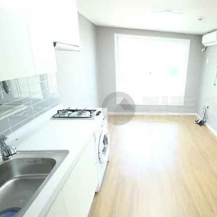 Rent this 2 bed apartment on 서울특별시 강남구 역삼동 697