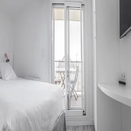 Rent this 1 bed apartment on Place Anne de Bretagne in 35400 Saint-Malo, France