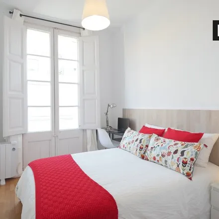 Rent this 6 bed room on Carrer de Bonavista in 17-19, 08012 Barcelona