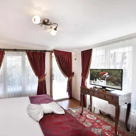 Rent this 2 bed room on Sultan house hotel in Şehit Mehmetpaşa Yokuşu, 34122 Fatih