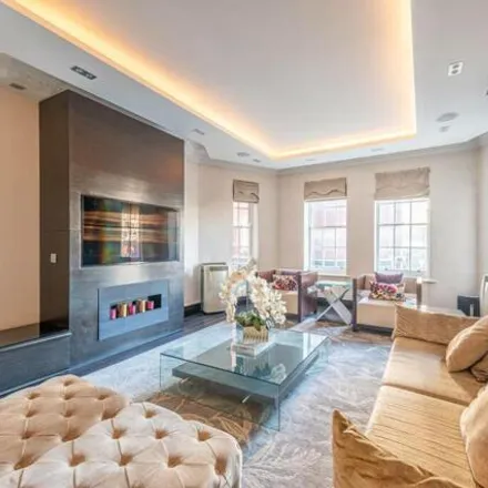 Rent this 4 bed apartment on Winchelsea House in Lisson Grove, London