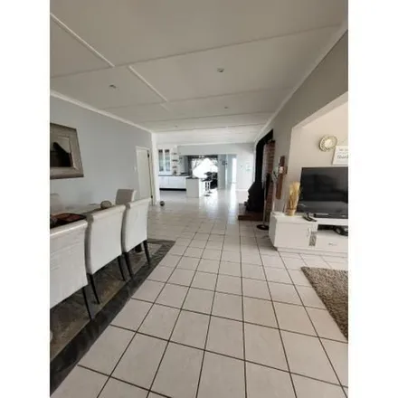 Image 5 - Brighton Avenue, Hibiscus Coast Ward 1, Hibiscus Coast Local Municipality, 4278, South Africa - Apartment for rent