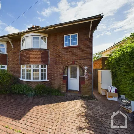 Rent this 3 bed duplex on St. Catherine's Avenue in Bletchley, MK3 5EE