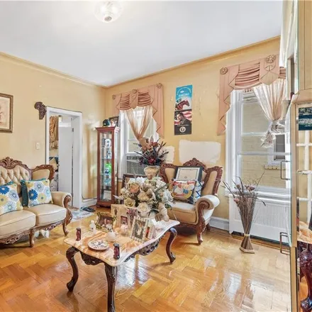 Image 3 - 592 East 91st Street, New York, NY 11236, USA - Townhouse for sale
