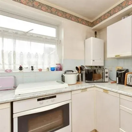 Image 2 - Oxford Road, Redhill, RH1 1DT, United Kingdom - Apartment for sale
