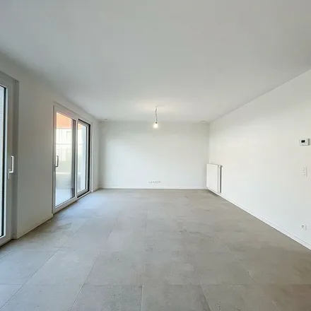 Rent this 3 bed apartment on Bruggenhoofdstraat in 9800 Deinze, Belgium
