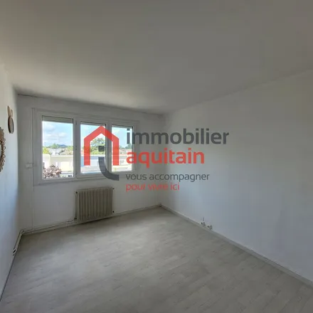 Image 7 - 11 Rue Abel Boireau, 33500 Libourne, France - Apartment for rent