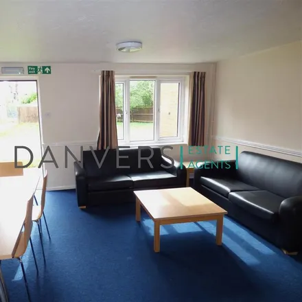 Rent this 6 bed townhouse on Sage Road in Leicester, LE2 7ES