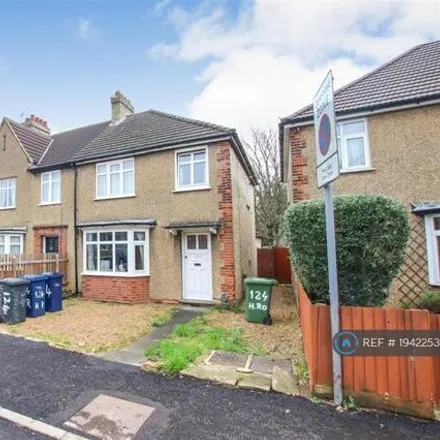 Rent this 4 bed townhouse on 124 Histon Road in Cambridge, CB4 3JP