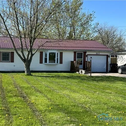 Buy this 3 bed house on 863 Johnson Road in Paulding, OH 45879