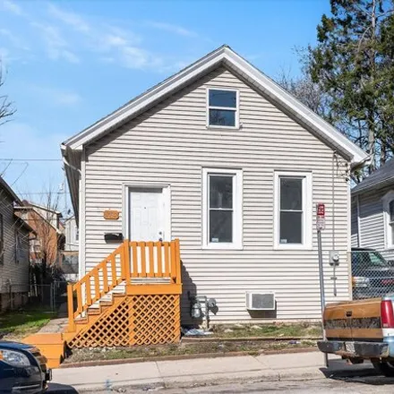Buy this 3 bed house on 1931 South 5th Place in Milwaukee, WI 53204
