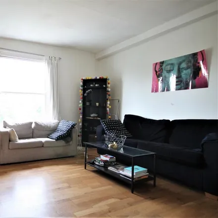 Rent this 2 bed apartment on 135 Brecknock Road in London, N19 5BA