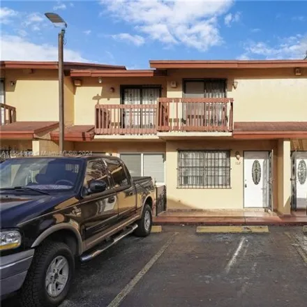 Image 1 - 2201 West 52nd Street, Hialeah, FL 33016, USA - Townhouse for sale