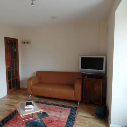 Image 2 - North Hyde Road, London, UB3 4ND, United Kingdom - Apartment for rent