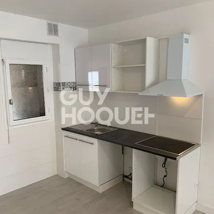 Rent this 2 bed apartment on 40 Rue de la Libération in 47200 Marmande, France