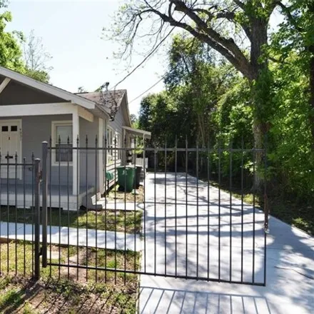 Rent this 3 bed house on 4069 Baden Street in Houston, TX 77009