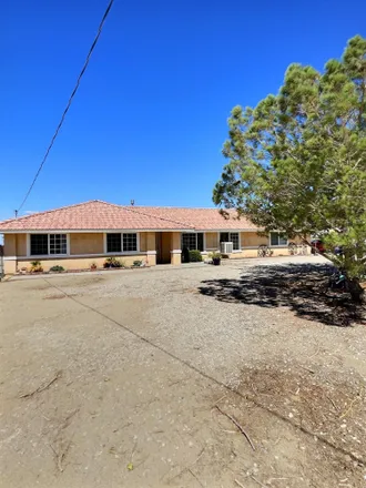 Image 3 - 12899 Sycamore Street, Victorville, CA 92392, USA - House for sale