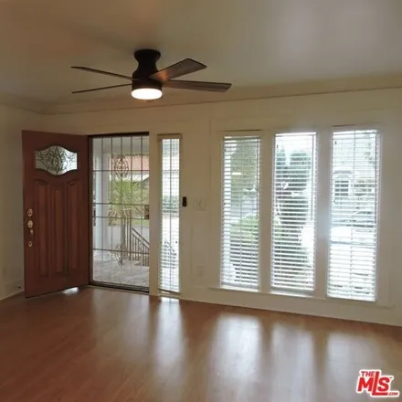 Image 4 - 567 North Windsor Boulevard, Los Angeles, CA 90004, USA - House for rent