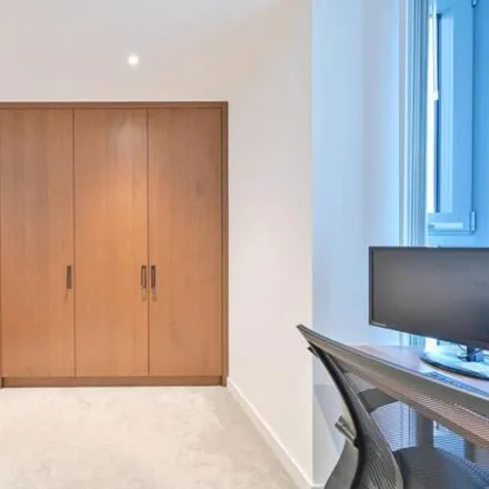 Buy this 2 bed apartment on Tesco Express in 1 Landmark Square, Canary Wharf