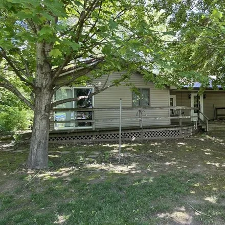 Buy this 3 bed house on 8146 East 1400 North Road in McLean County, IL 61705