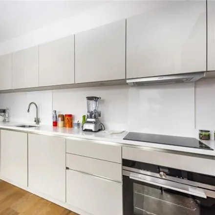 Image 3 - John Busch House, London Road, London, TW7 5XG, United Kingdom - Apartment for sale