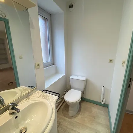 Rent this 1 bed apartment on 28 Côte de Montbernage in 86000 Poitiers, France