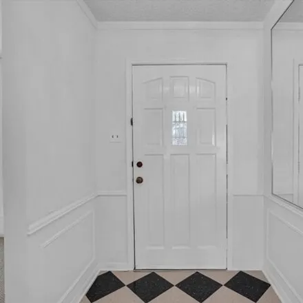 Image 7 - 6129 Greenmont Drive, Houston, TX 77092, USA - House for sale